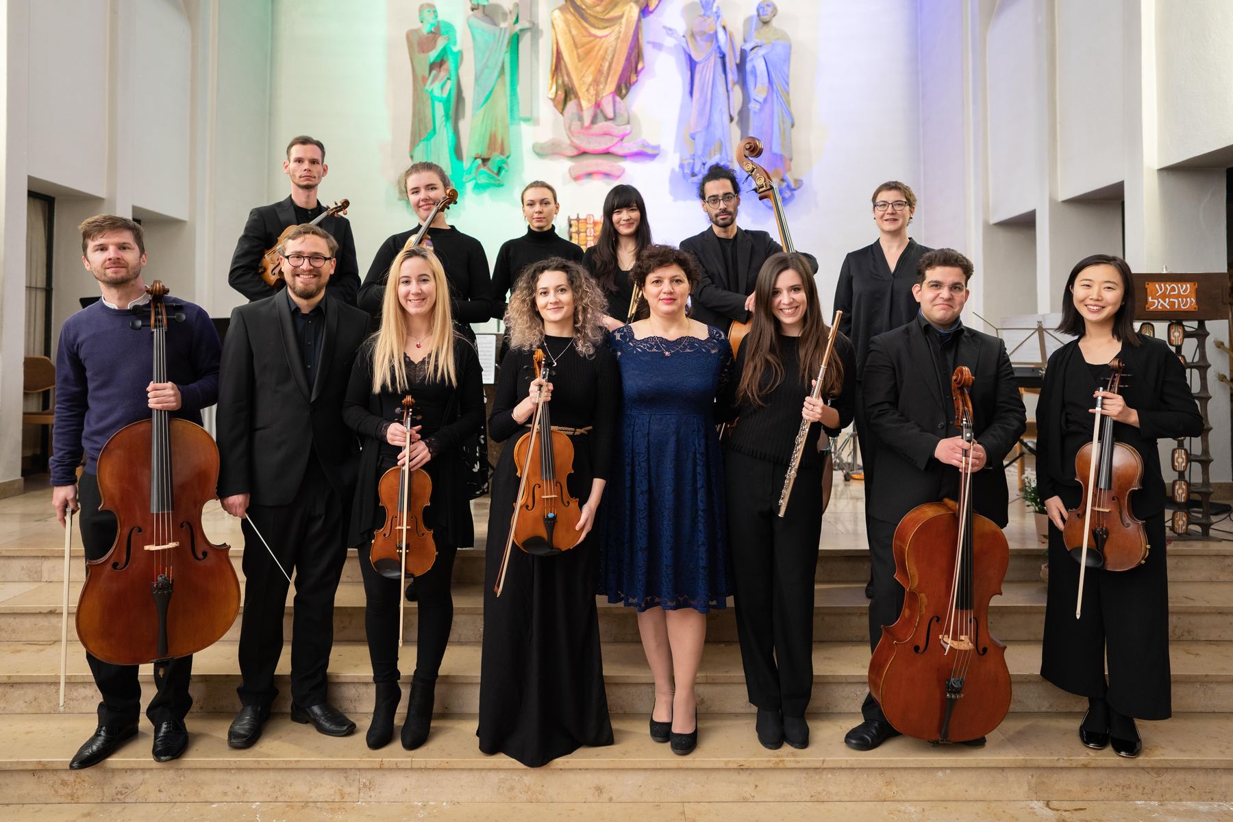 Das Ensemble Bridge of Sound nach einem Konzert in einer Kirche
